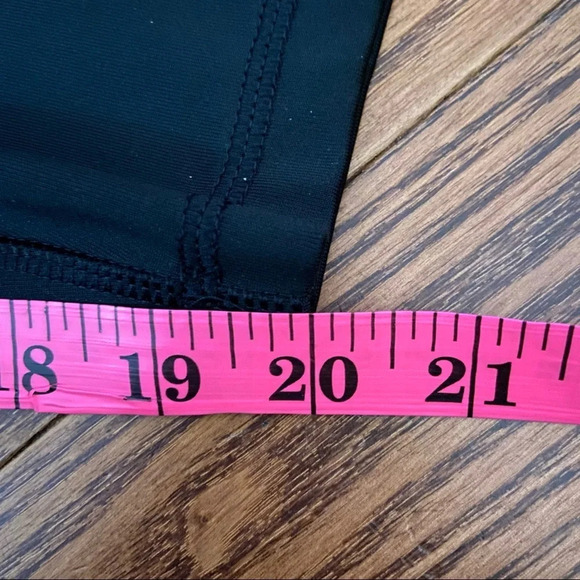 💥5/$25 Adidas women’s black  capri leggings - Picture 6 of 6